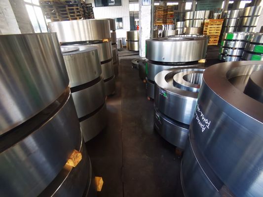 1000-7800 mm Σφυρηλατημένα ατσάλινα δαχτυλίδια που παρέχουν επιφανειακή τραχύτητα 3.2 και σκληρότητα 240-320 Συμβατό με βιομηχανικά μηχανήματα